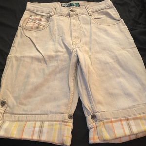 Men’s beige shorts with plaid cuff